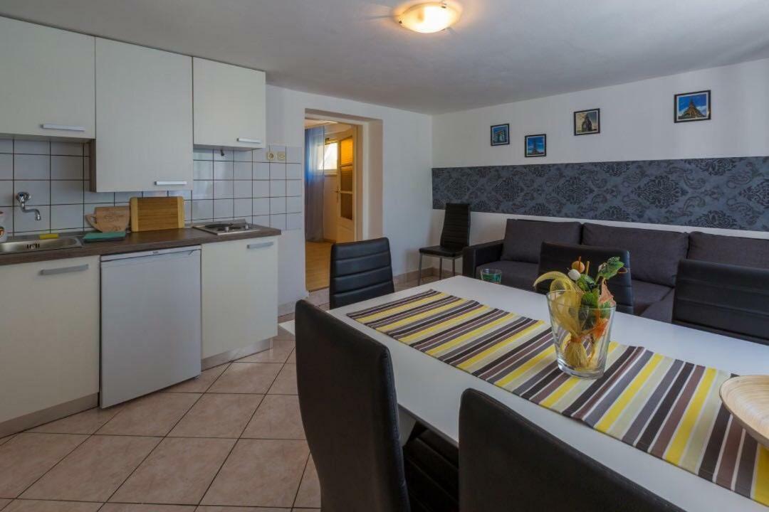 Apartment Dvorska Crikvenica Ngoại thất bức ảnh